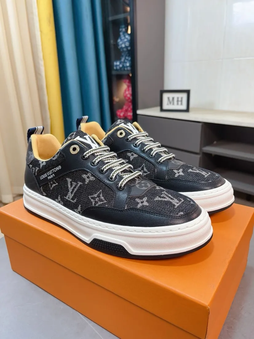 Men's shoes💰420🌹🌹[LV]🌹High-end men's shoes brand: official website 1:1 latest masterpiece: the upper is made of Italian imported first-layer cowhide with special materials➕full genuine leather lining🔥, making walking more convenient and comfortable! Exclusive new style, stunning work [color]! Create a fashionable personality to set off your uniqueness! A must-have for trendy men! Classic🔥Number: 38-44
